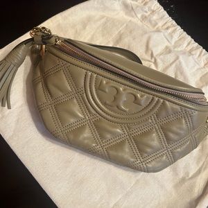 Brand new Tory Burch belt bag. Never worn, perfect condition.